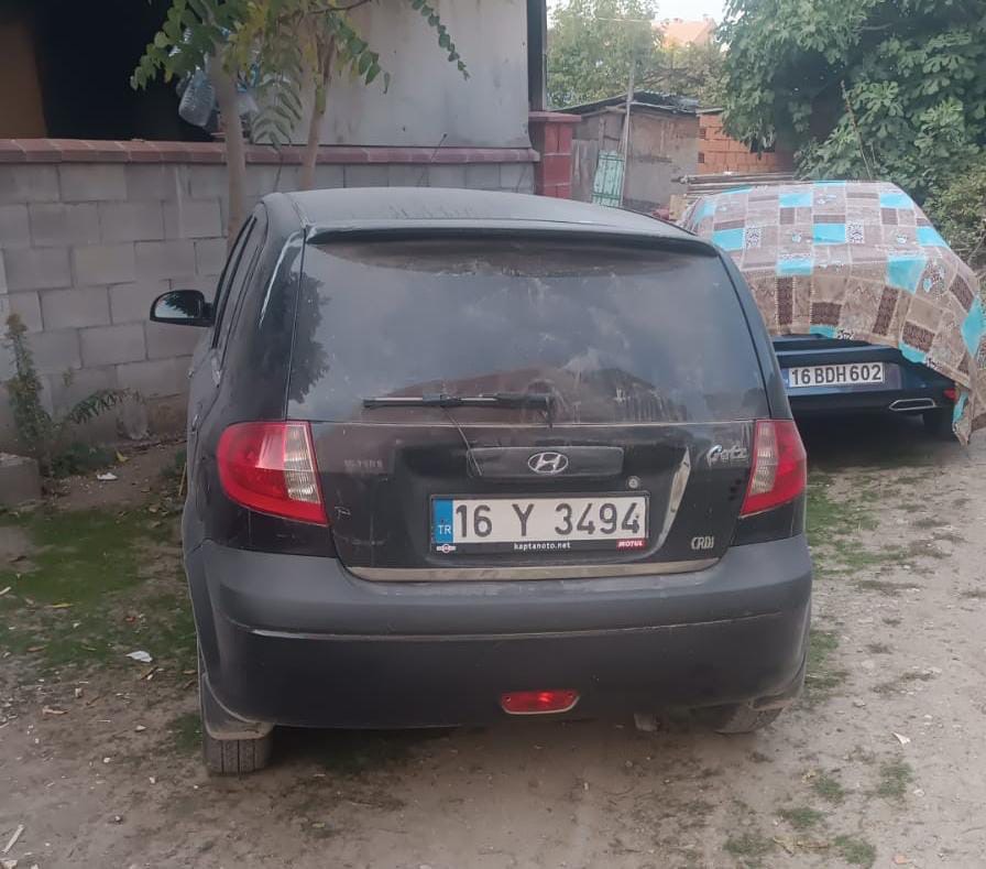 Çaldığı otomobili bırakıp kaçtı