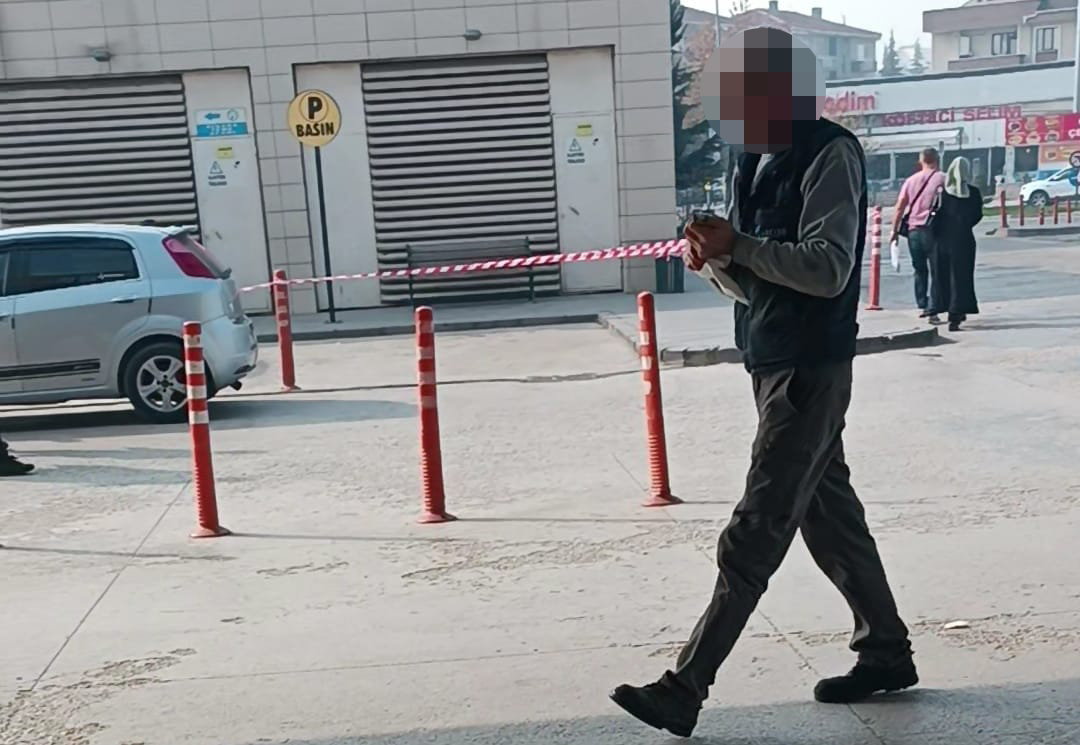 Gıda fabrikasında çalışan işçi parmaklarını makineye kaptırdı