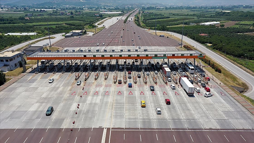 Cumhurbaşkanı Erdoğan’ın talimatıyla otoyol ve köprü geçiş ücretlerindeki düzenleme Ocak 2024’e ertelendi