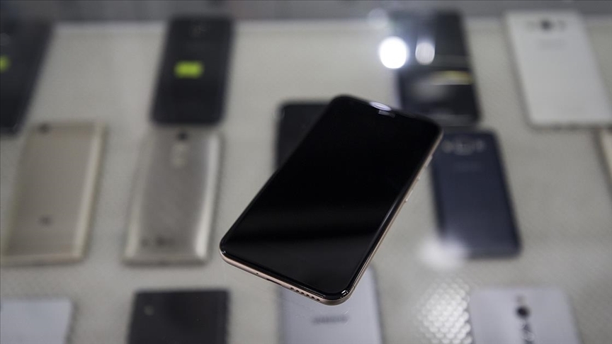 Gençlere cihaz desteğinin telefon satışlarını ilk aşamada yüzde 20 artırması bekleniyor