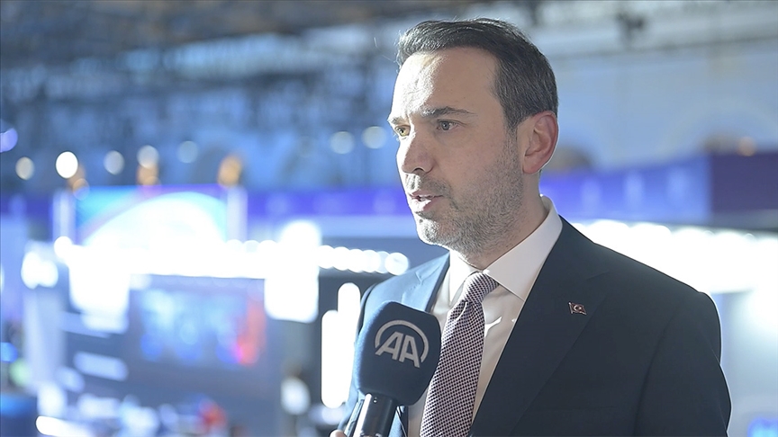 Bakan Bayraktar: Hedefimiz doğal gazın, elektrik ve madenlerin olduğu ticaret merkezini gerçekleştirmek