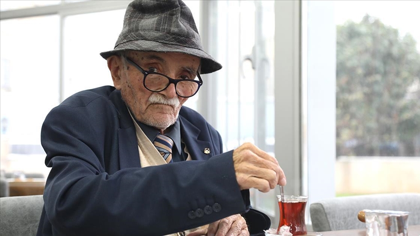 Evinden çıkamayan yaşlılar “büyükler kreşi”nde sosyalleşme imkanı buluyor