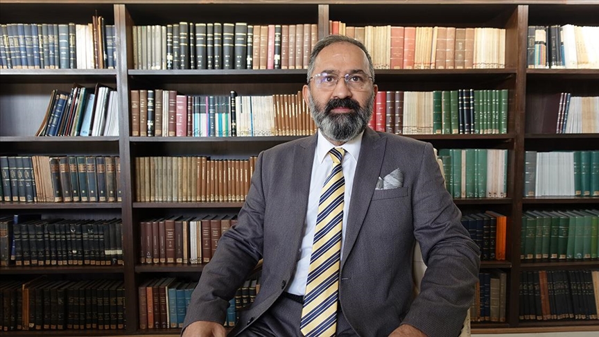 “Türk Halk Edebiyatı” sahaya ilgi duyan araştırmacılar için kaynak eser özelliği taşıyor