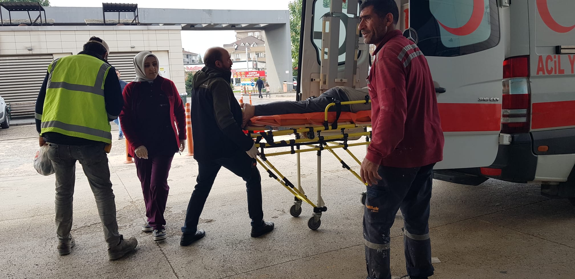 İnegöl’de köpeğin saldırısına uğrayan inşaat işçisi ağır yaralandı