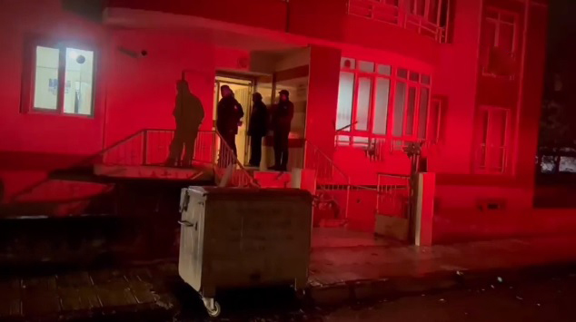 Bir kişi evinde ölü bulundu