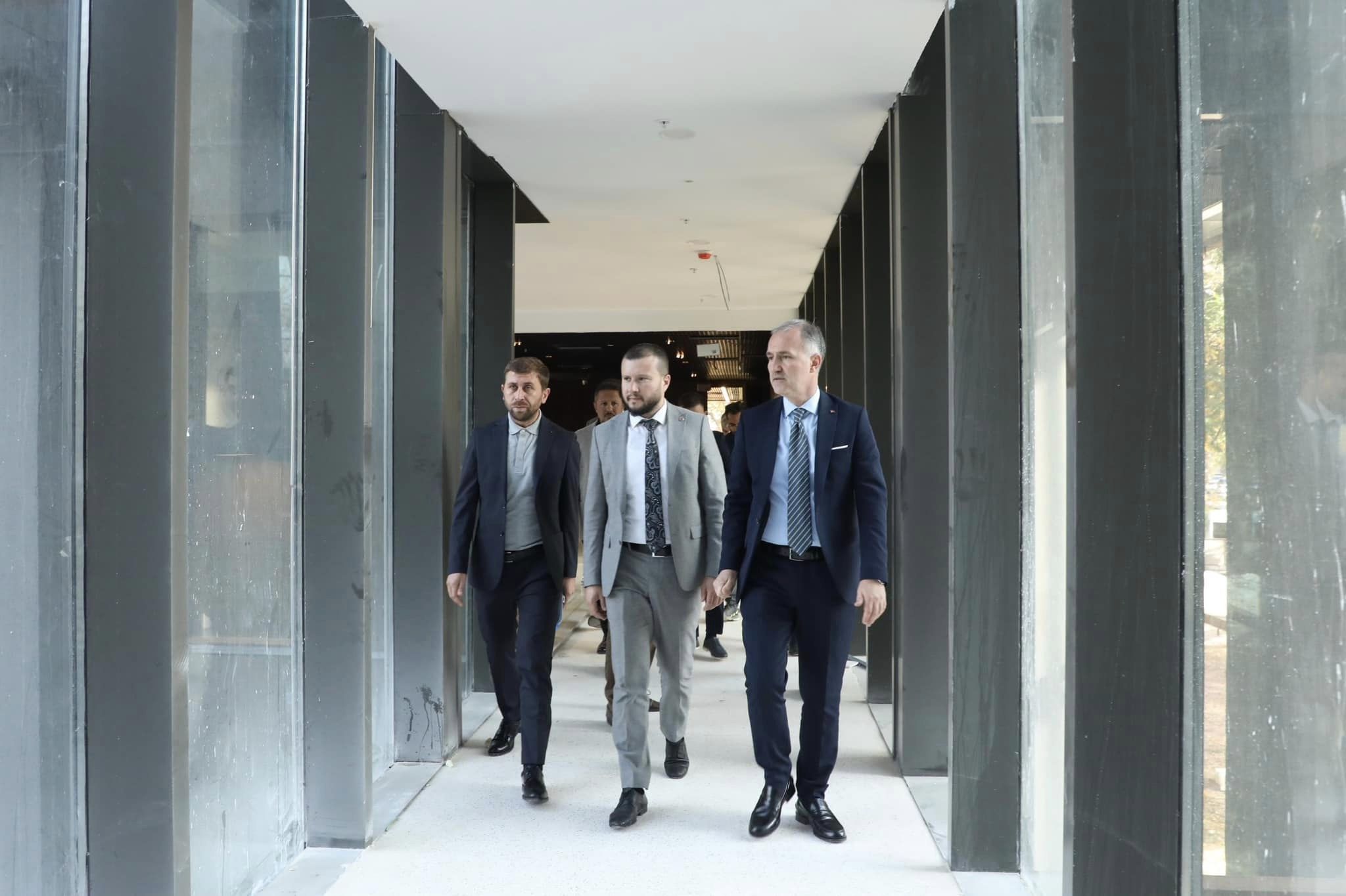 MHP HEYETİ YENİ YAŞAM ALANI VE KENT MEYDANINI İNCELEDİ