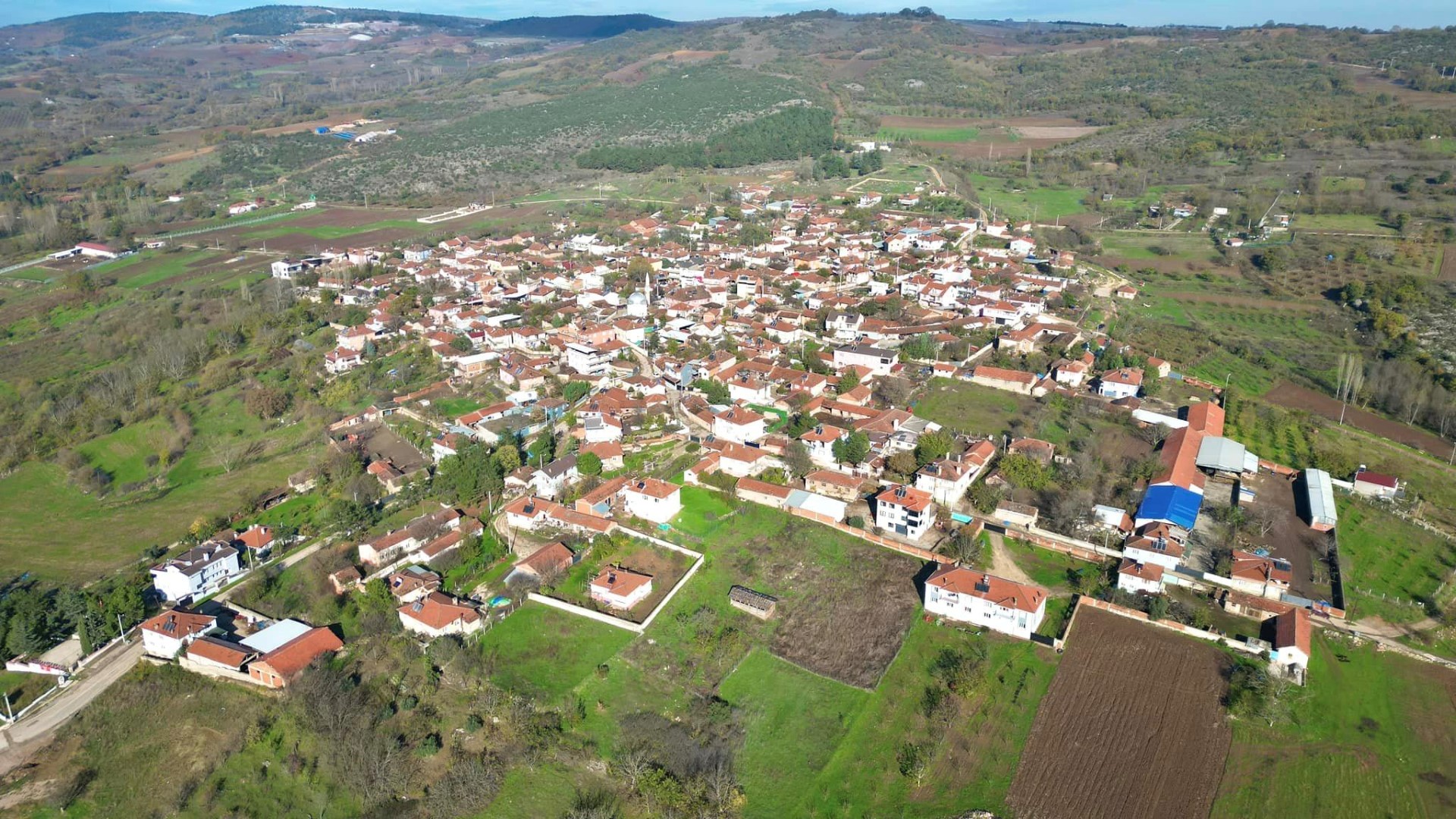 KIRSALDA YOLLAR PARKE TAŞLA KAPLANIYOR