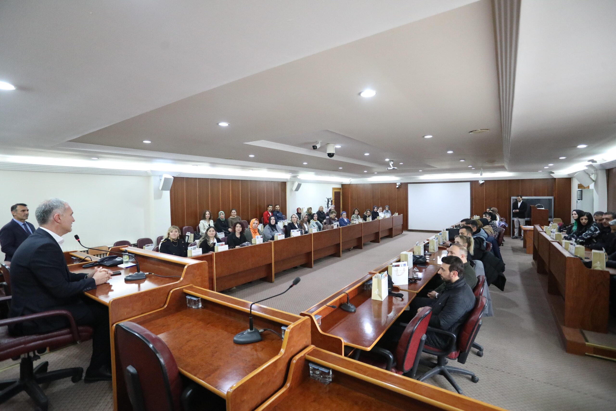 İNEGÖL BELEDİYESİ’NDEN KURUM ÖĞRETMENLERİNE ÖZEL KUTLAMA