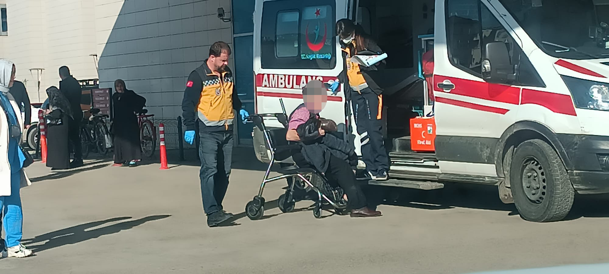 Yaşlı çift ölümden döndü