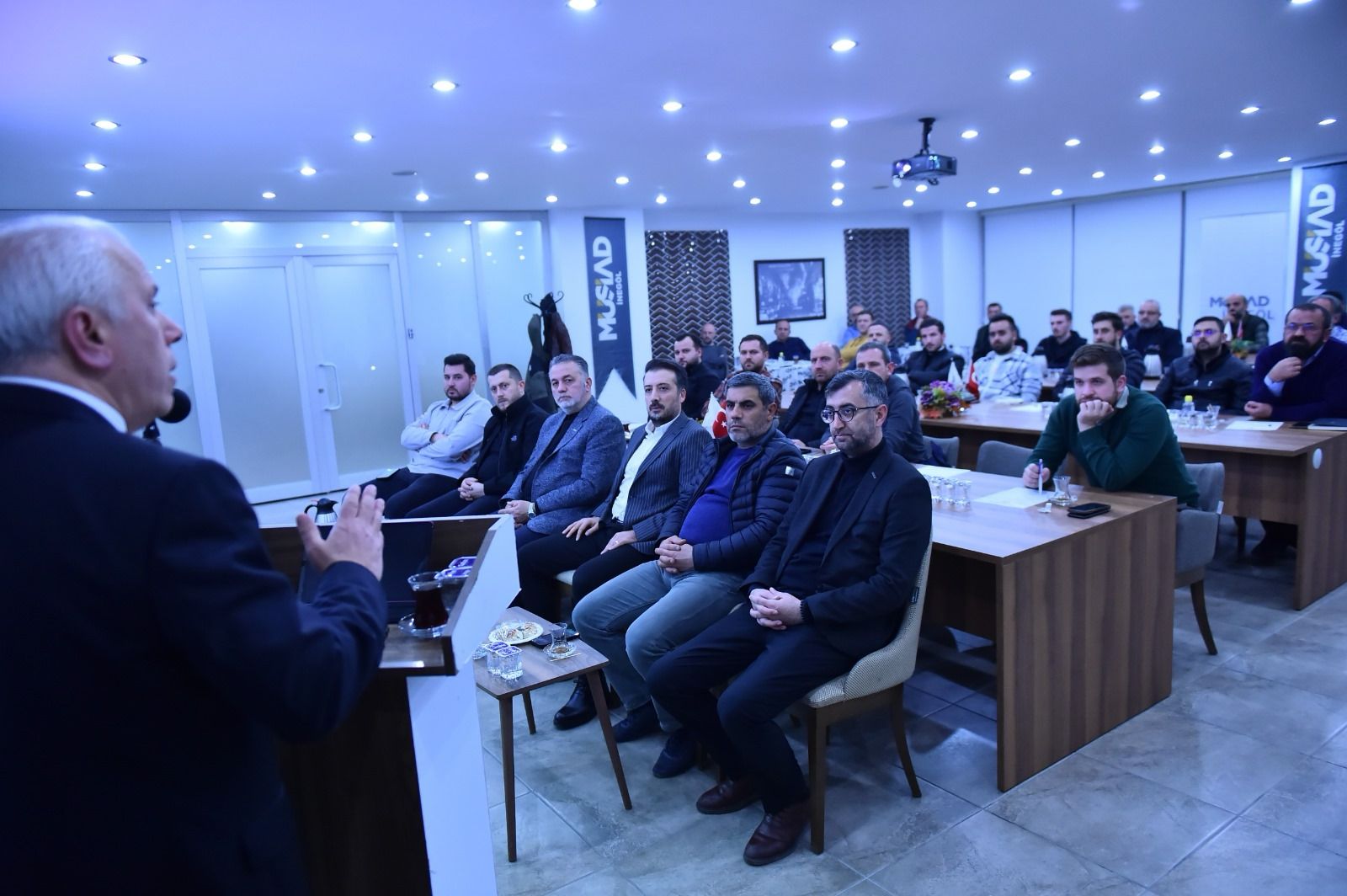 ‘Ben 15 milyonluk arabayı kapıya bağlamazsam iş yapamam’