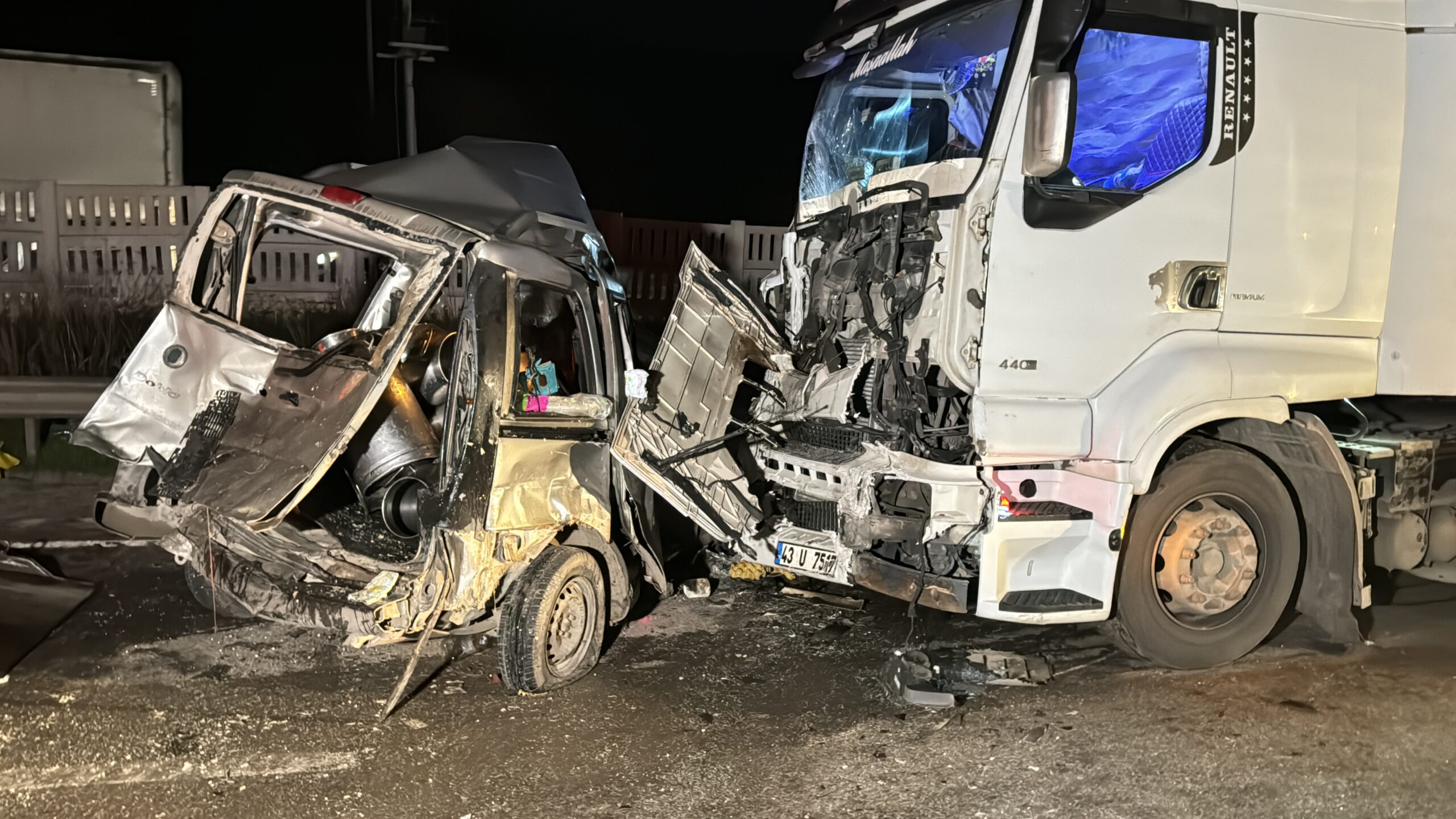 Zincirleme trafik kazasında 1 kişi öldü, 2 kişi yaralandı