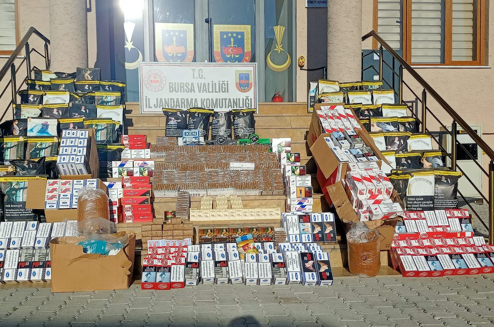 Asayiş uygulamasında çeşitli suçlardan aranan 19 kişi yakalandı