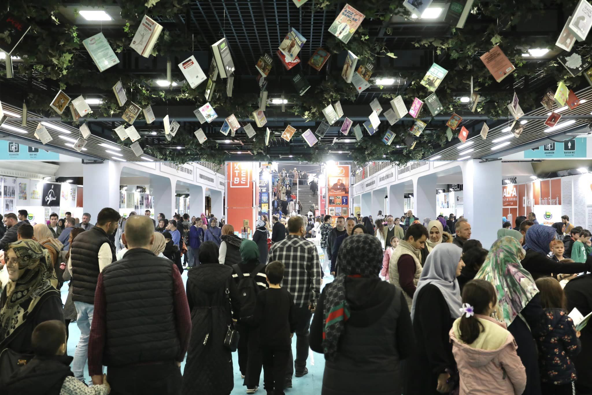 İNEGÖL KİTAP GÜNLERİ 150 BİN KİŞİYİ AĞIRLADI