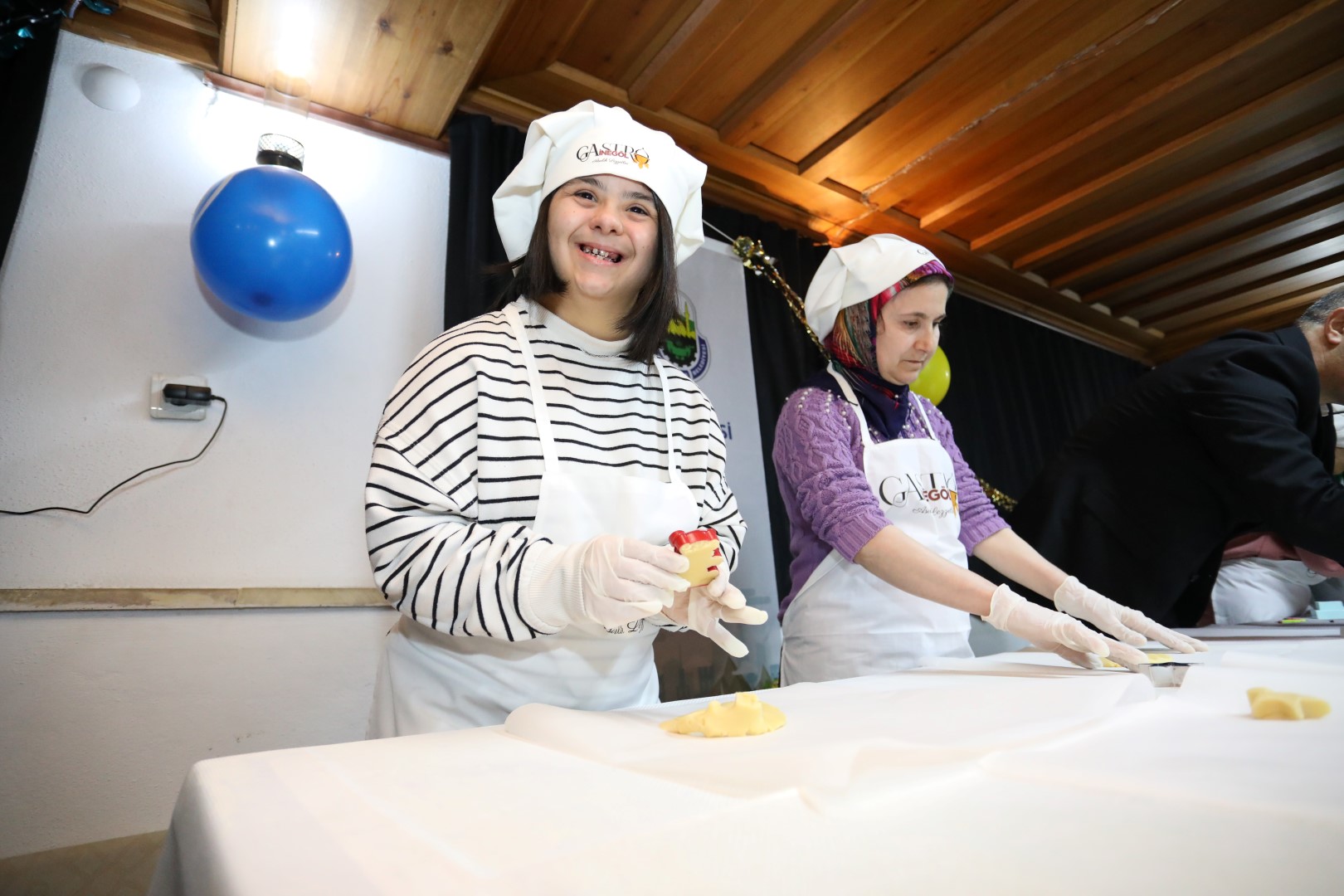 Engelsiz Şefler Maharetlerini Mutfakta Sergiledi