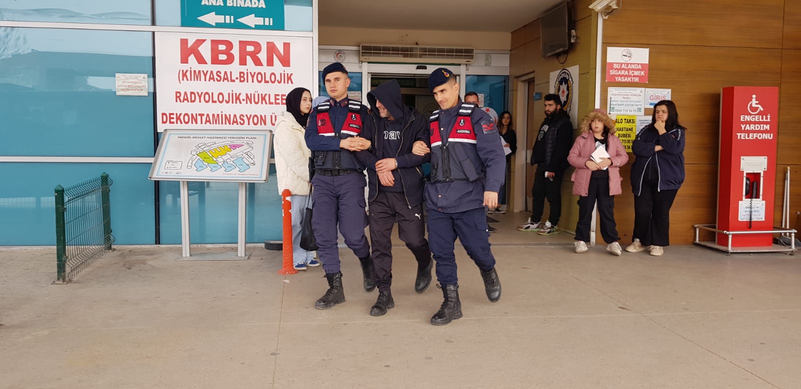 Jandarma geçit vermiyor