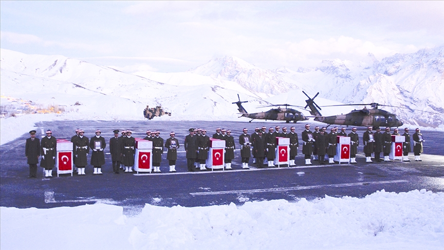 Irak’ın kuzeyinde şehit olan 6 asker için Hakkari’de tören düzenlendi