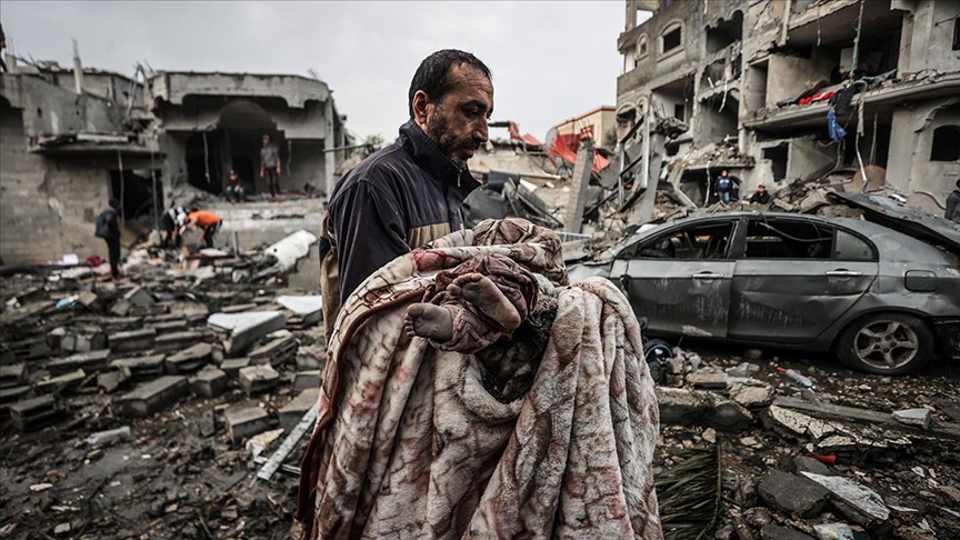 İsrail’in Gazze’ye saldırılarında öldürülenlerin sayısı 20 bin 674’e yükseldi