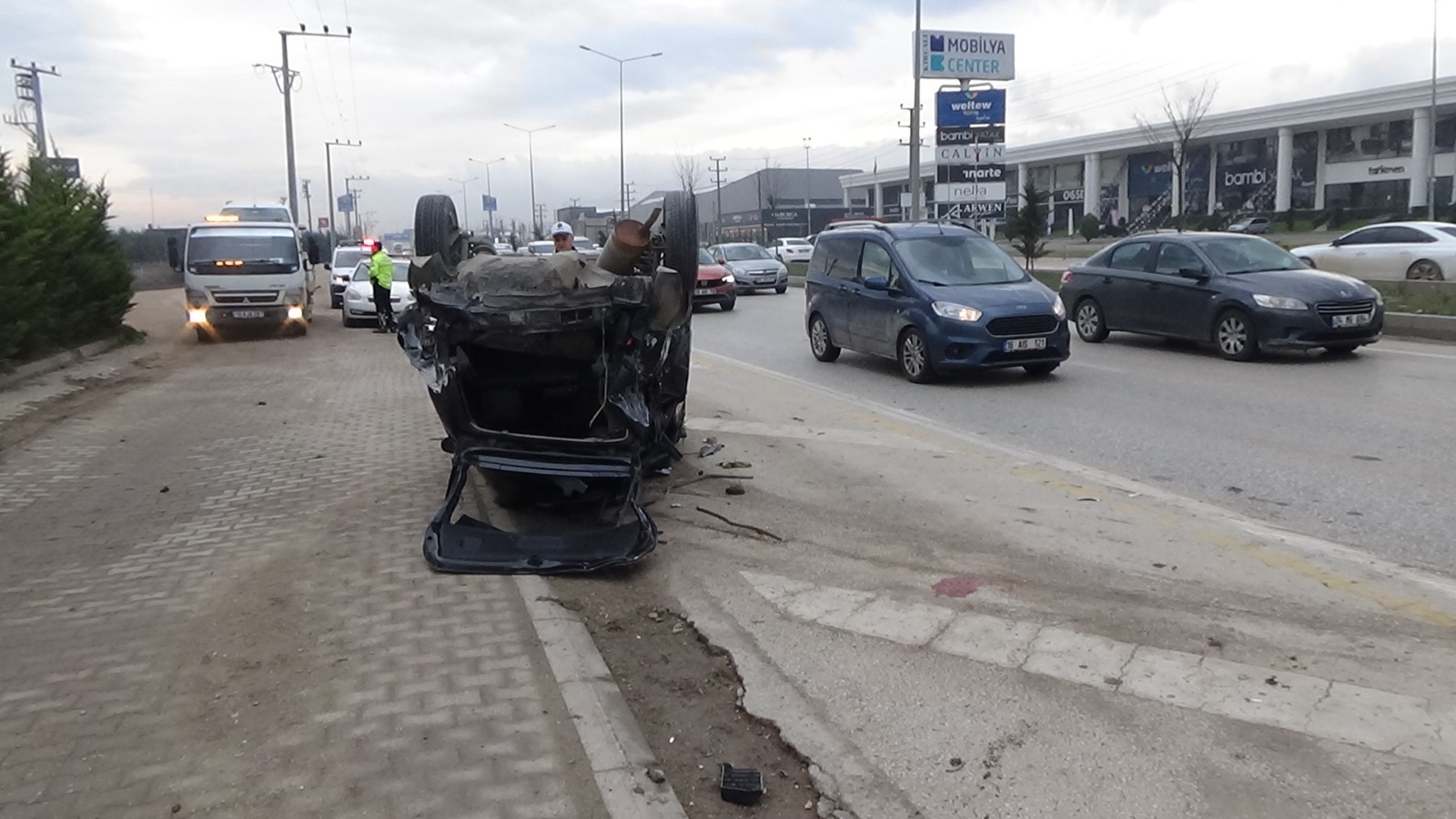 Takla atıp karşı şeride geçti