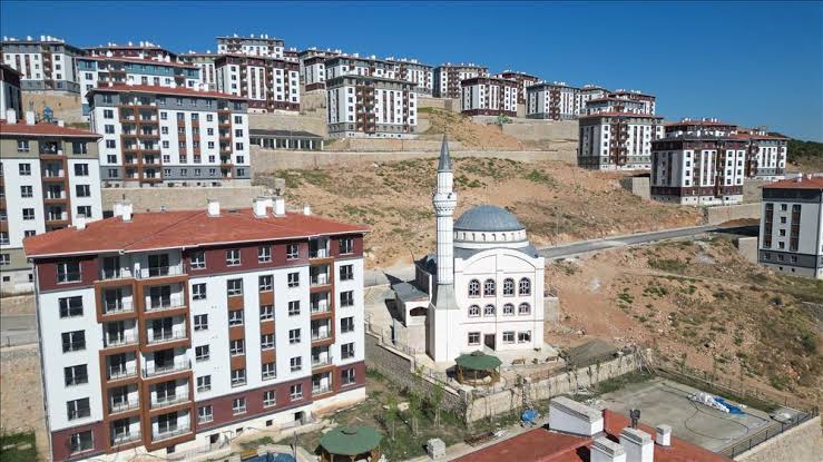 TOKİ 3. Etap Konutları hak sahiplerine teslim edilmeye başlıyor