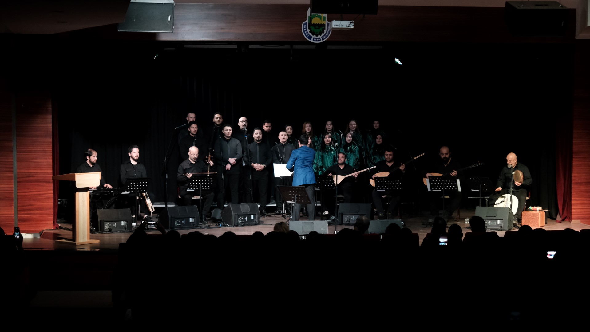 GENÇLİK KOROSU SANATSEVERLERLE BULUŞTU