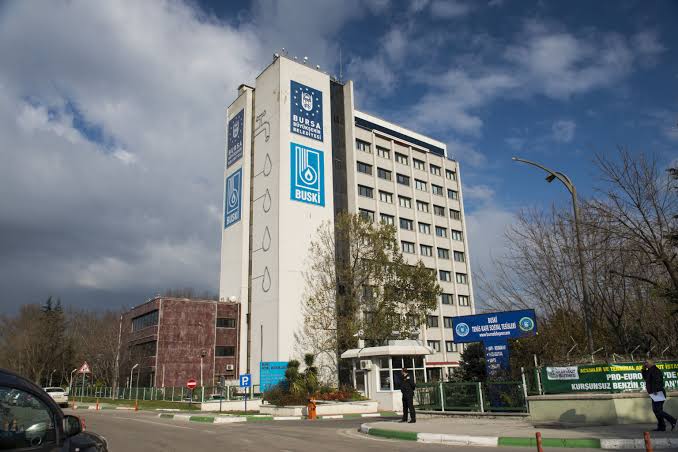 Vatandaşın parasını zimmetine geçirmiş