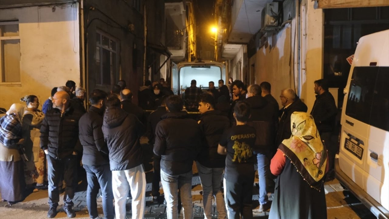 Yalnız yaşayan kişi evinde ölü bulundu