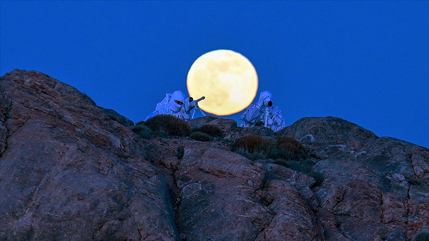 “Hudut kartalları” yeni yıla elleri tetikte gözleri sınır hattında girdi