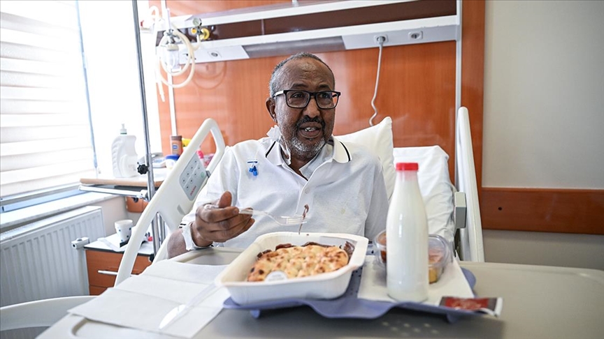 Kanseri Türkiye’de yenen Cibutili hastanın ilk isteği kebap oldu