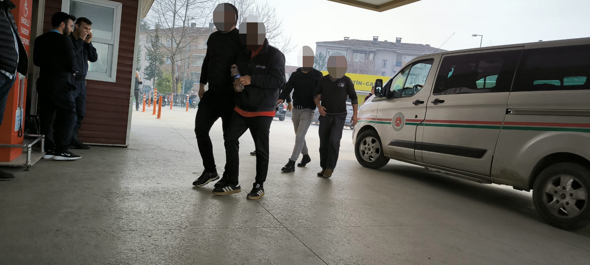 İnegöl’de 2 uyuşturucu satıcısı yakalandı