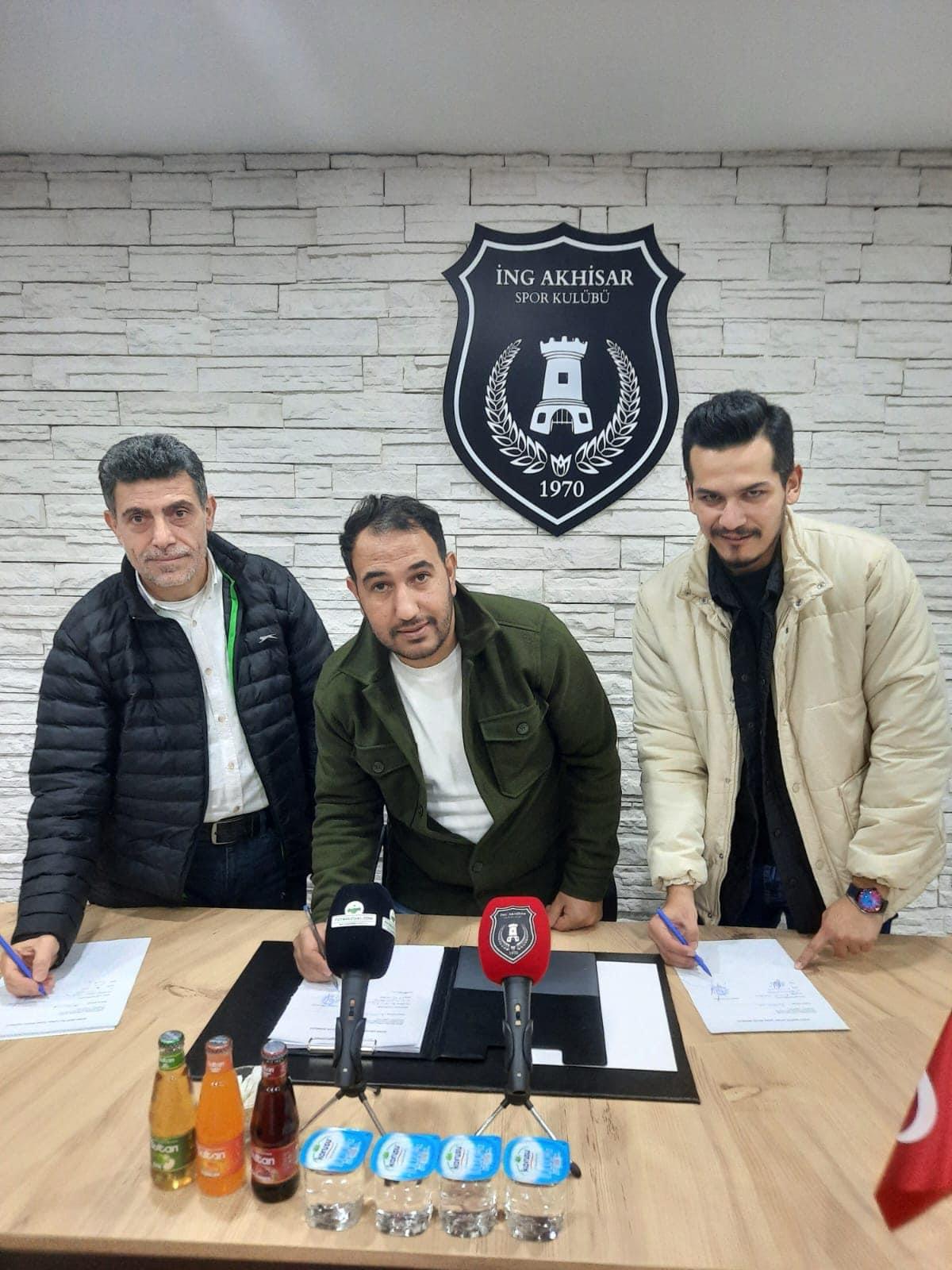 Akhisar Spor, teknik ekip ile yollarını ayırdı