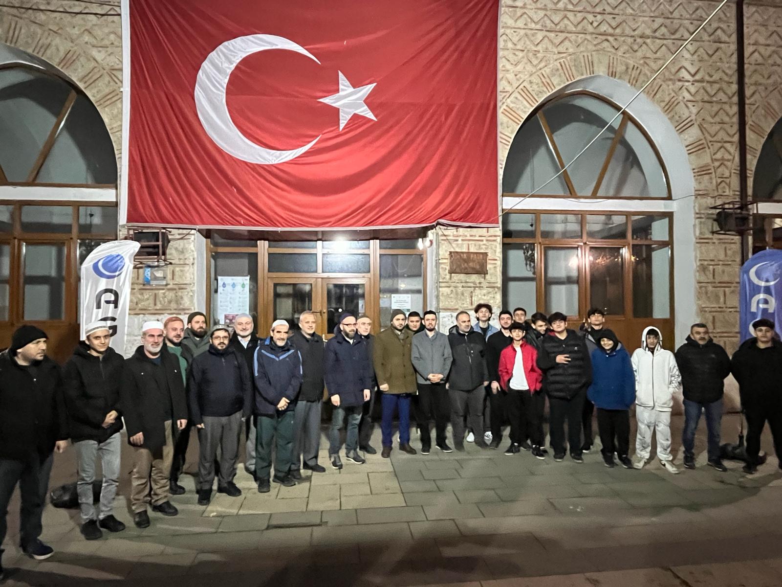 Anadolu Gençlik Derneği, Deprem Şehitlerini Anma ve Dua Programı Gerçekleştirdi