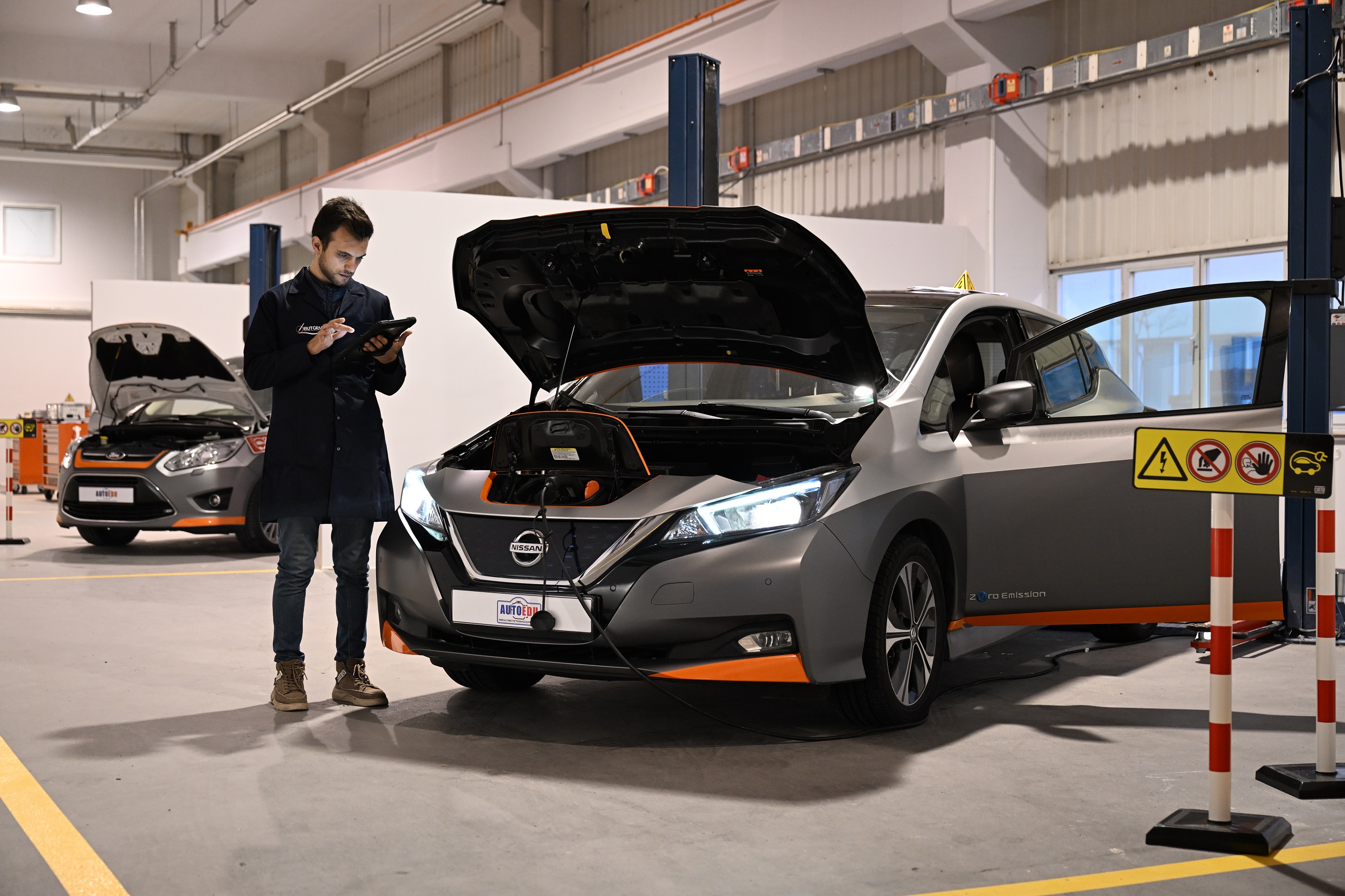 Bursa’da “Yeni Nesil Araç Teknolojileri Mükemmeliyet Merkezi” açıldı