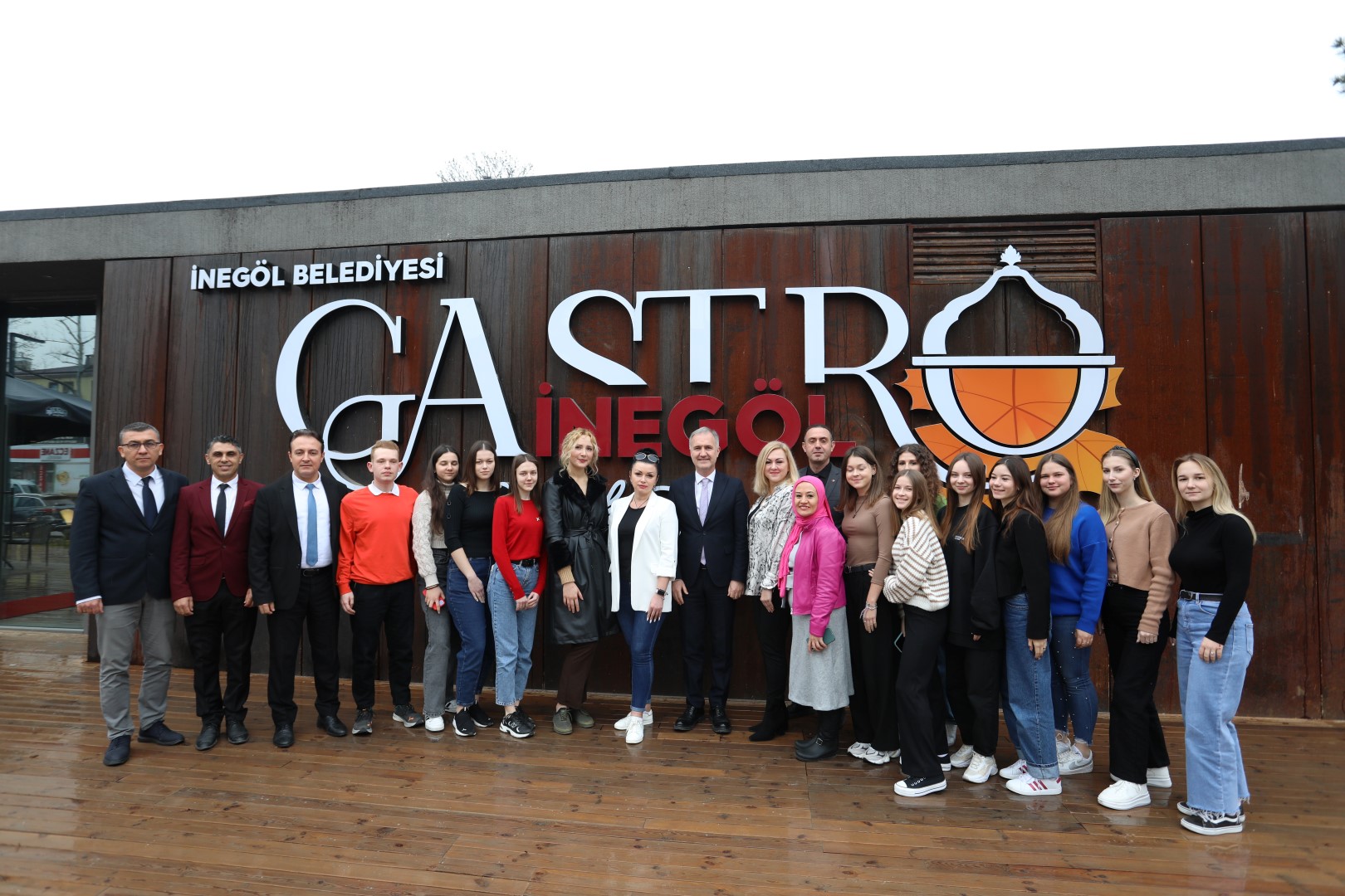 BAŞKAN TABAN SPOR LİSESİ’NİN UKRAYNALI MİSAFİRLERİYLE BULUŞTU