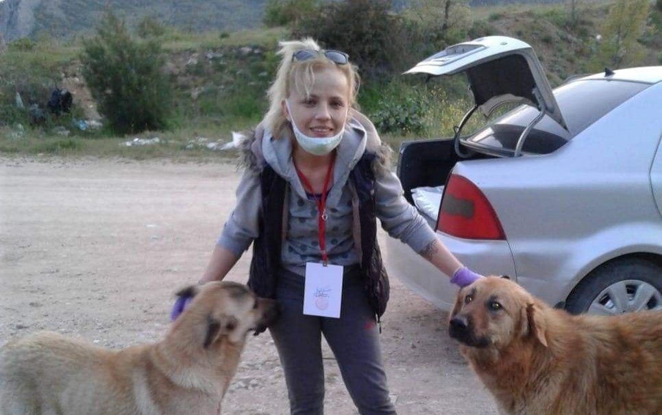 İnegöl Kent Konseyi Sokak Hayvanlarını Koruma Grubu Başkanı Şebnem Erkan’dan Çağrı: “Sokak Hayvanlarına Sahip Çıkalım”