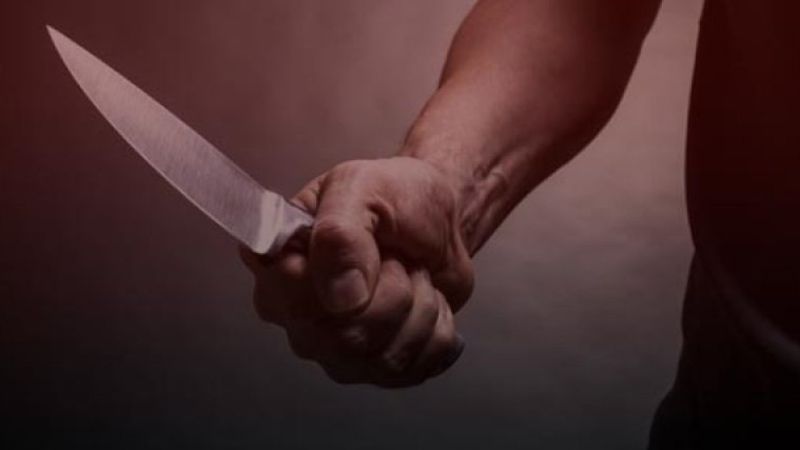 Bir iş yeri sahibi aldığı ürünü iade etmek isteyen müşteriyi bıçakladı