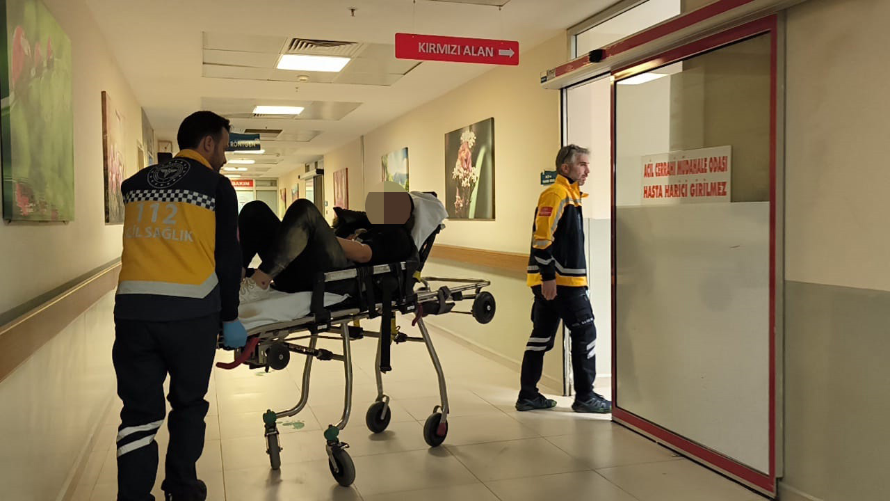 Kamyon ile çarpışan motosiklet sürücüsü yaralandı