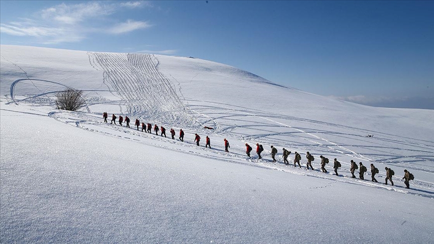 200 özel harekat polisinden oluşan “çığ timi” göreve hazır