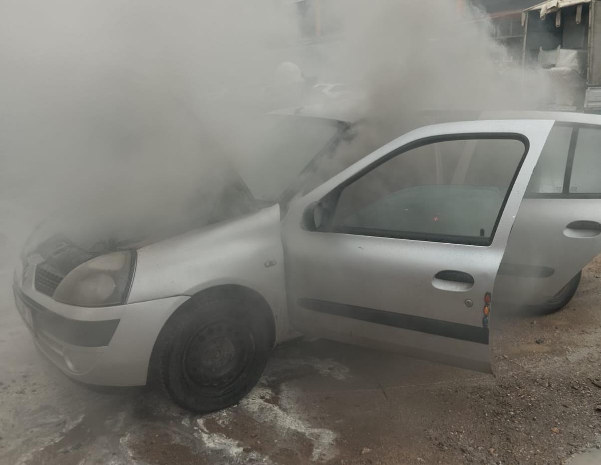 İnegöl’de otomobil aniden alev aldı