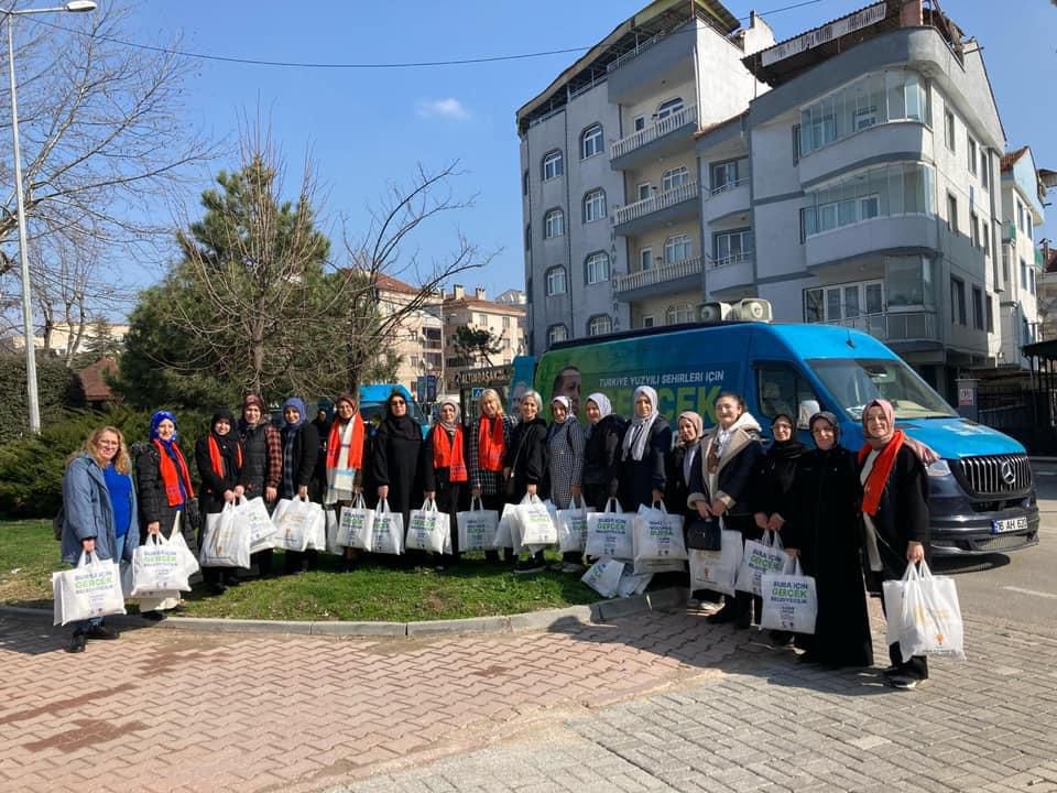 AK KADINLAR BİNLERCE HANEYE ULAŞTI