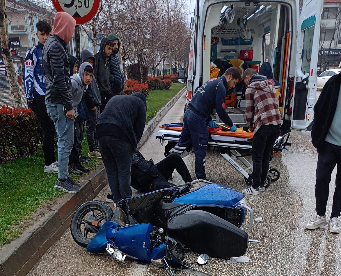 Motosiklet sürücüsü ölümden döndü