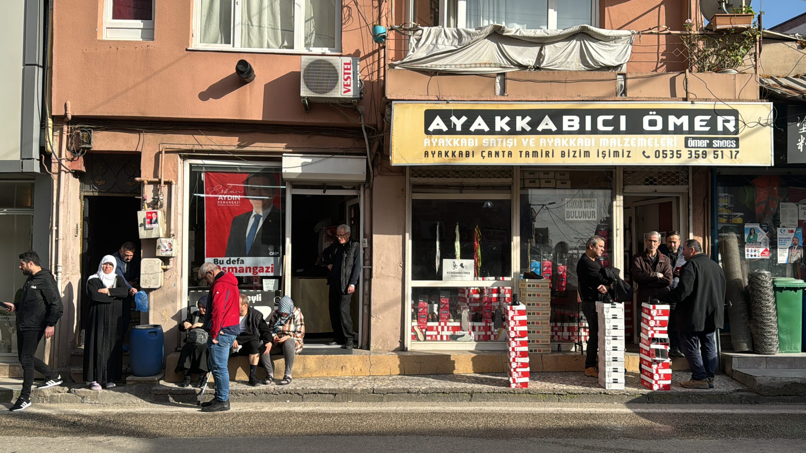 Evinde ölü bulundu