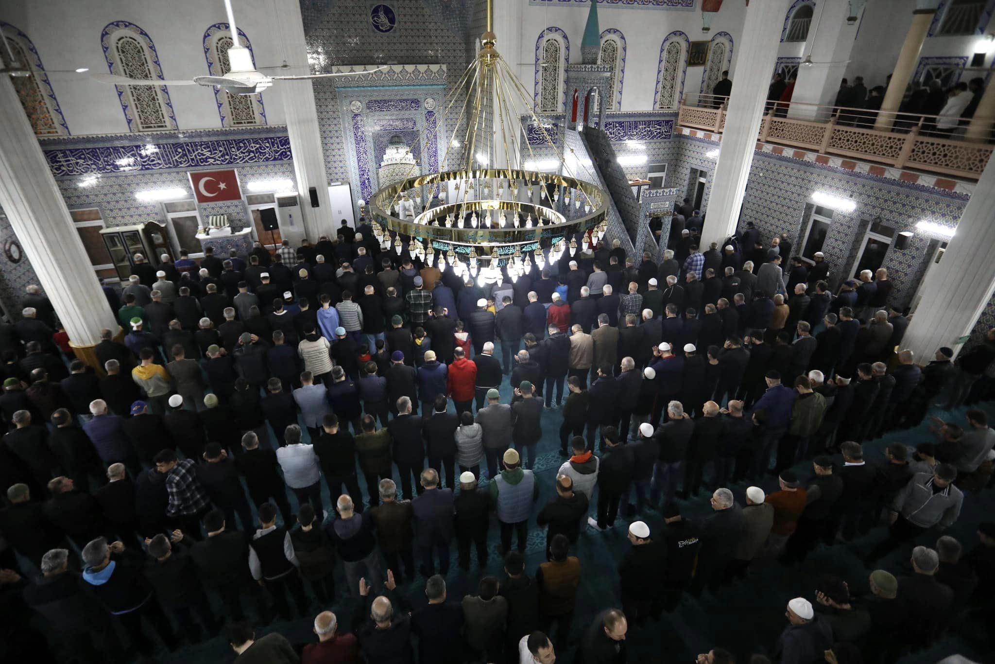 TERAVİH PROGRAMLARI TURGUTALP CAMİSİNDEN BAŞLADI