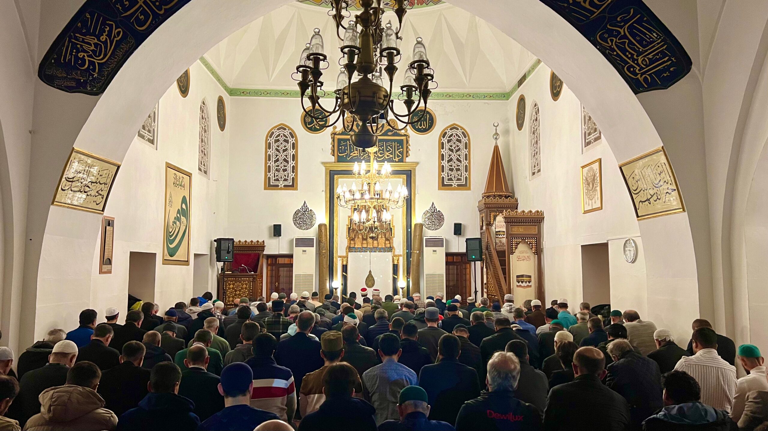 HAFIZ HABİP DEVECİ İSHAKPAŞA’DA CEMAAT İLE BULUŞTU