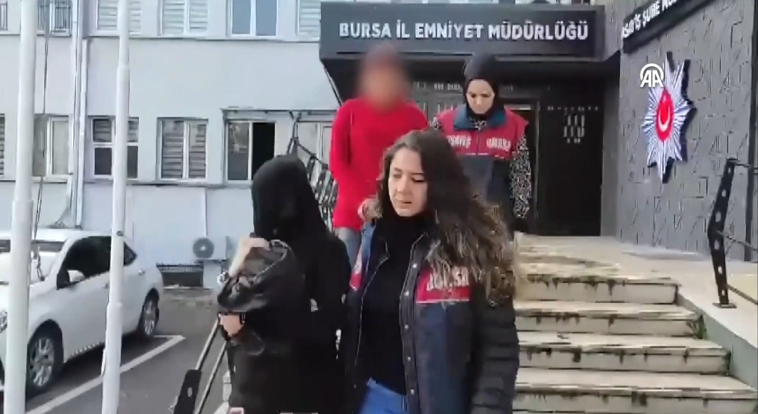 Hamile haliyle 500 bin liralık ziynet eşyası çaldı