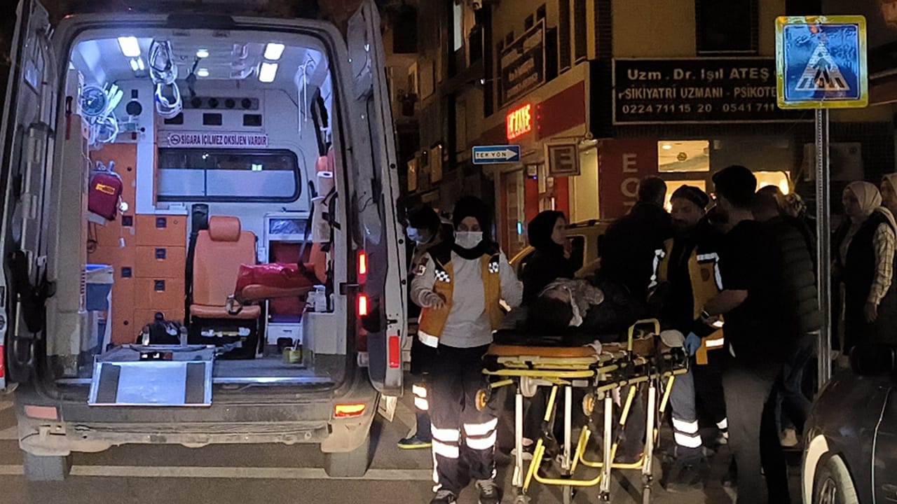 Yolun karşısında geçemedi