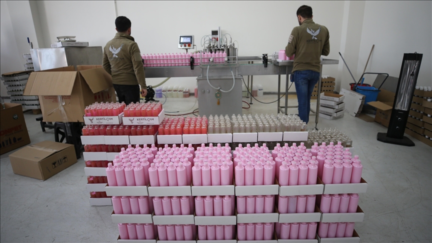 Dede yadigarı işlerini büyüten kolonya üreticisi kardeşler ihracatı artırmayı hedefliyor