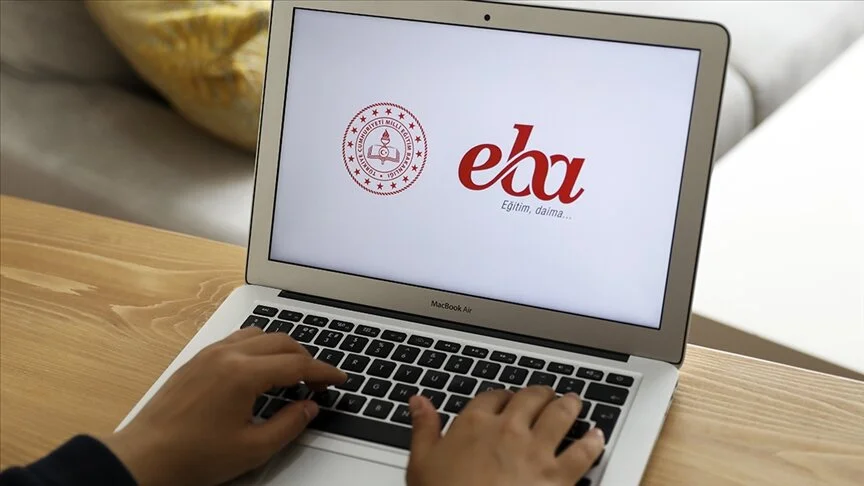 100 geleneksel çocuk oyununun videoları işaret diliyle EBA’da