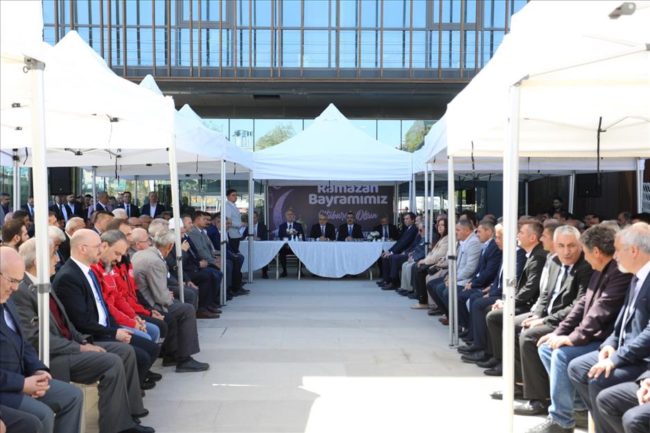 İnegöl protokolü bayramda buluştu