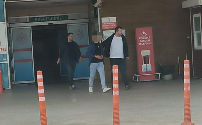 Silahlı tehdit suçundan aranan şahıs yakalandı