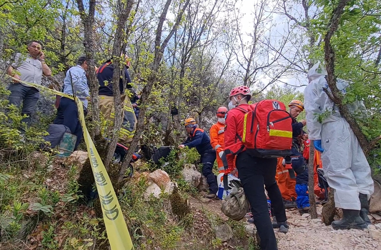 Define aramak için mağaraya giren 3 kişinin cesetlerine ulaşıldı